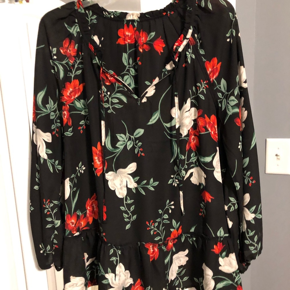 NEVER WORN flare bottom peasant top